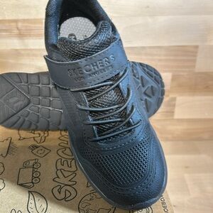 Sketchers Glimmer Kicks School Struts Sneakers Size:‎ 1.5